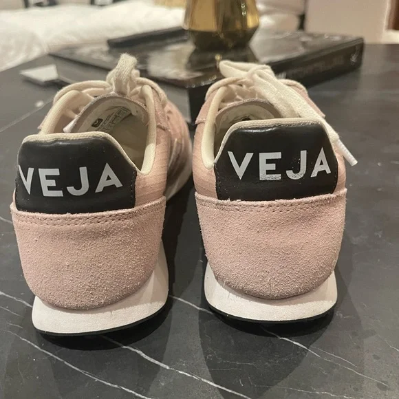 Veja Women's Blush Pink Sneakers.Great condition. - Picture 6 of 7